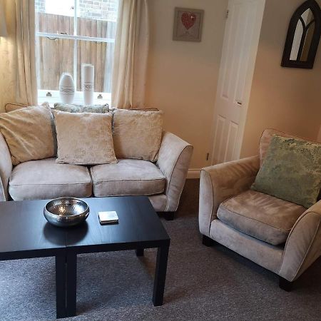 Coastal Escape Deal - 2 Bedroom House -Short Lets & Serviced Accommodation מראה חיצוני תמונה