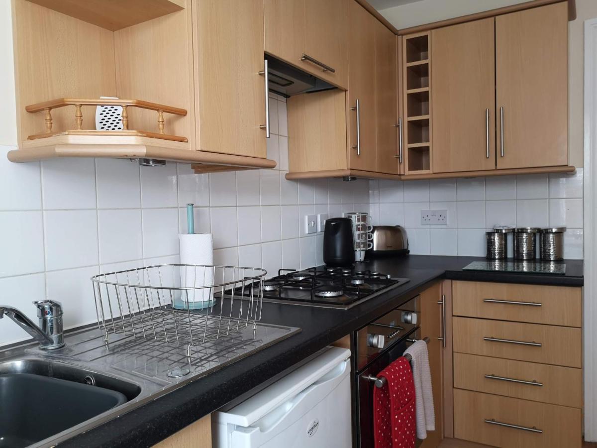 Coastal Escape Deal - 2 Bedroom House -Short Lets & Serviced Accommodation מראה חיצוני תמונה