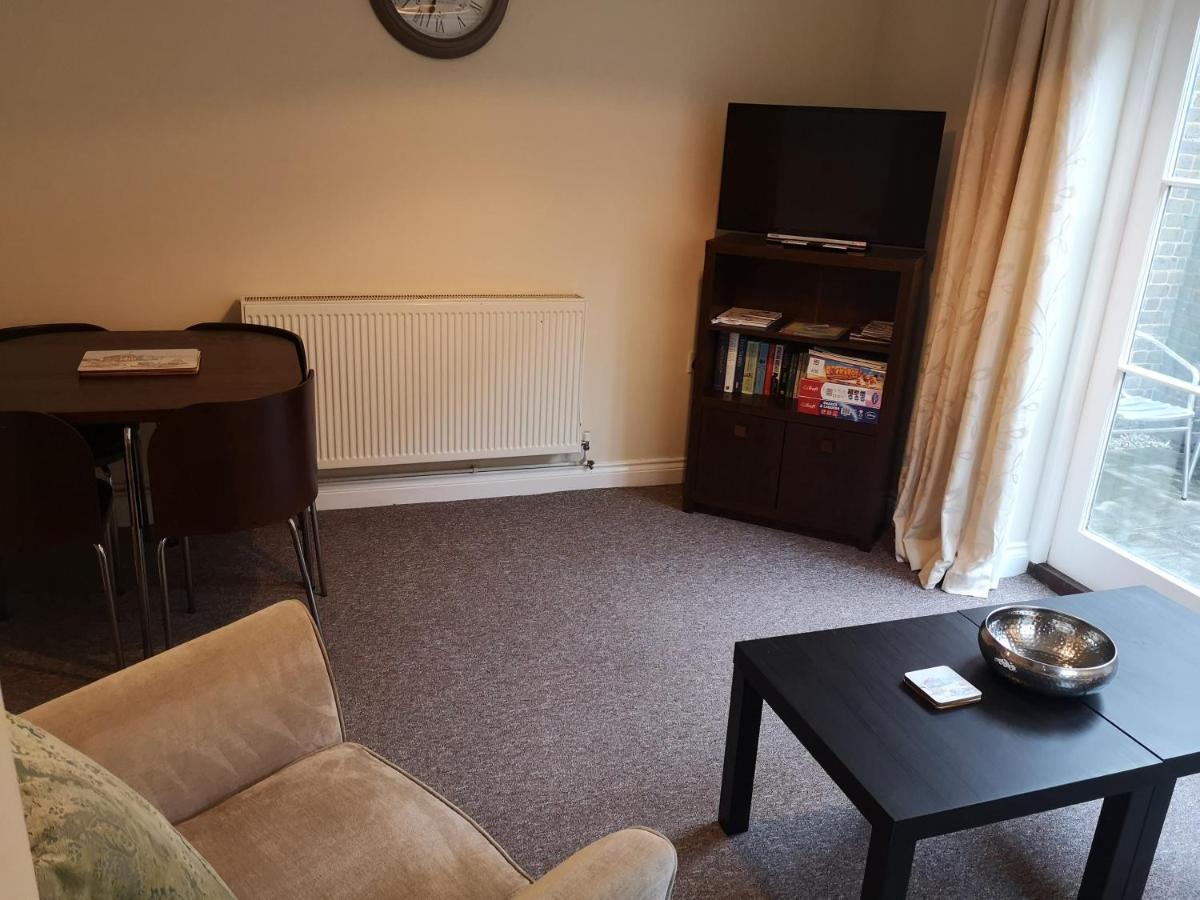 Coastal Escape Deal - 2 Bedroom House -Short Lets & Serviced Accommodation מראה חיצוני תמונה