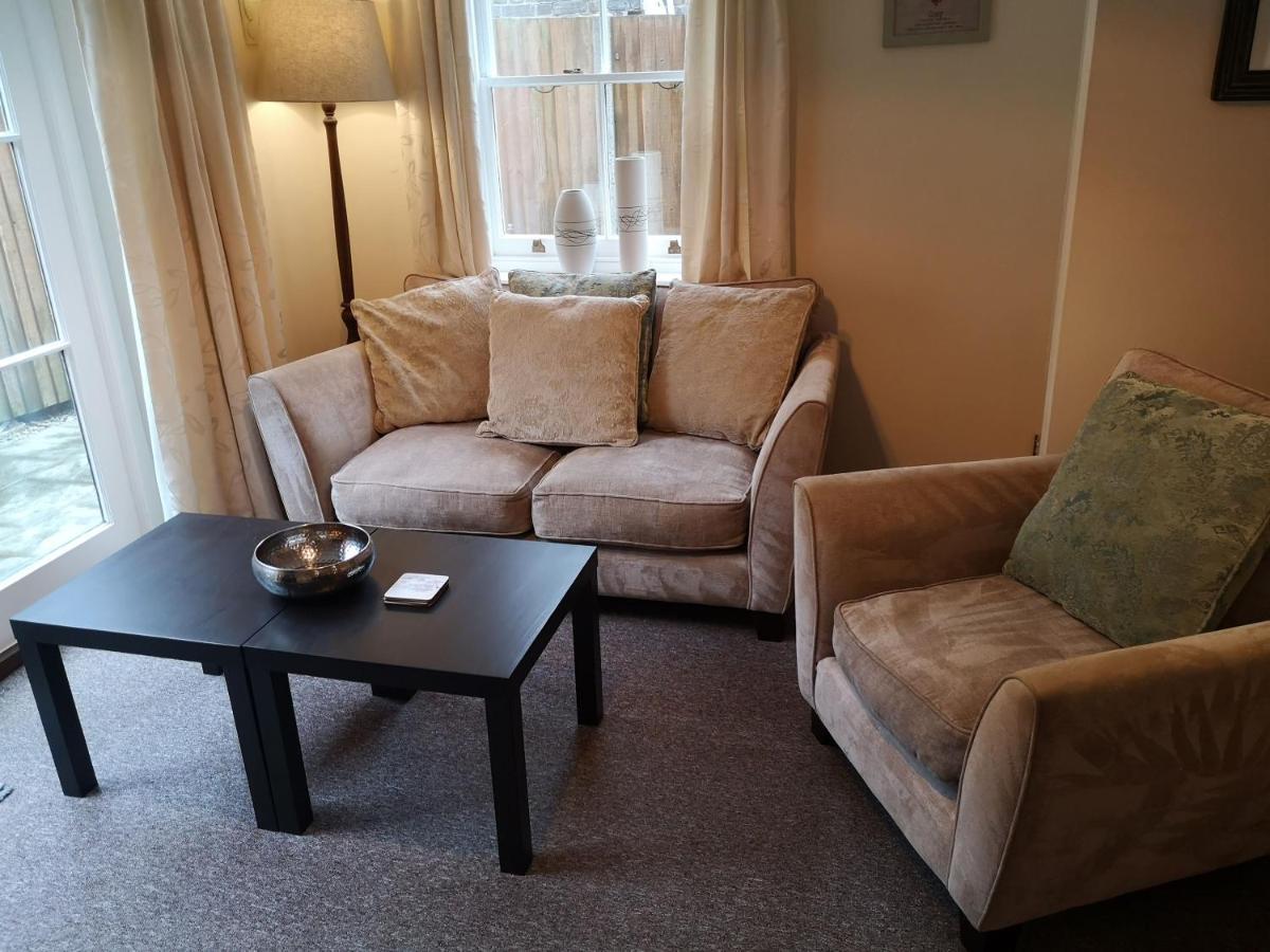 Coastal Escape Deal - 2 Bedroom House -Short Lets & Serviced Accommodation מראה חיצוני תמונה